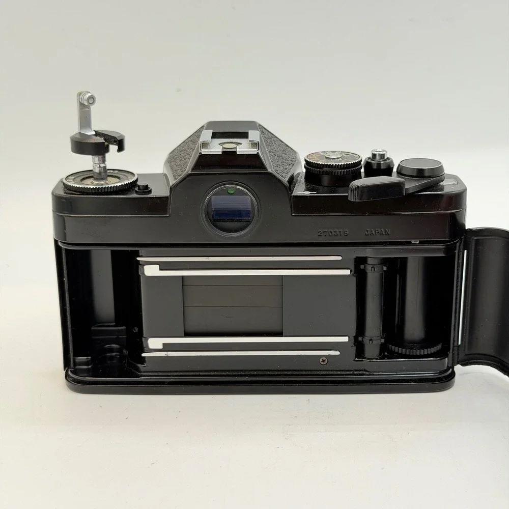 Chinon CX 35mm SLR Film Camera with Auto Chinon 55mm f1.7 Lens Black Japan